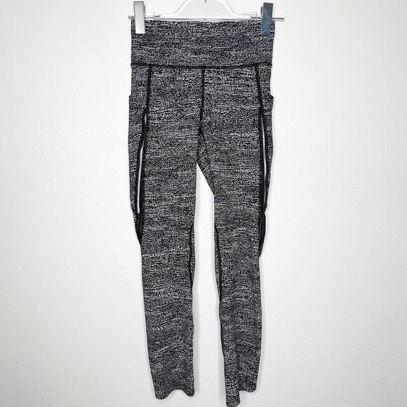 LULULEMON Pace Perfect 7/8 Tight (25") Legging Black White Womens 4 - Picture 3 of 14